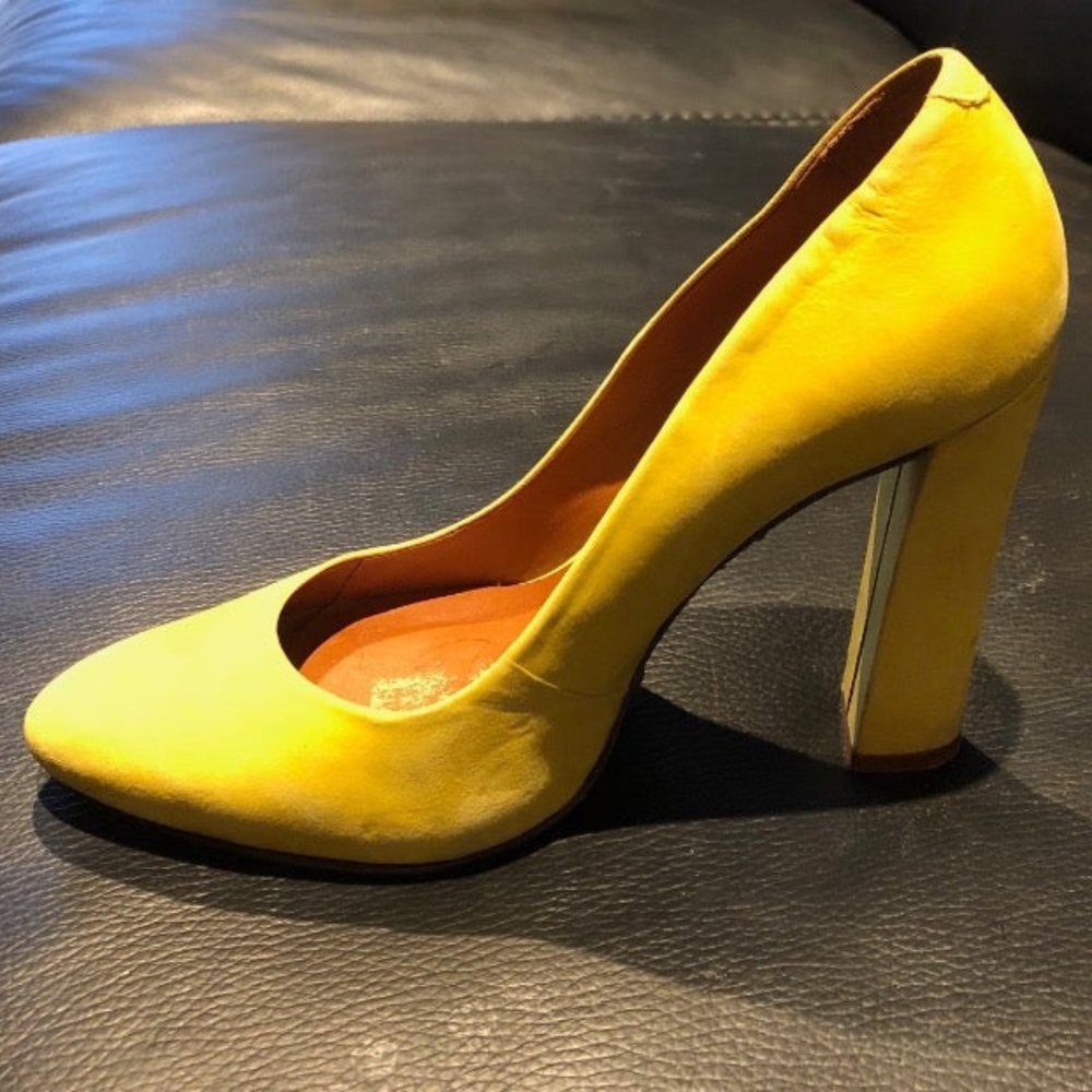Schutz yellow suede pumps